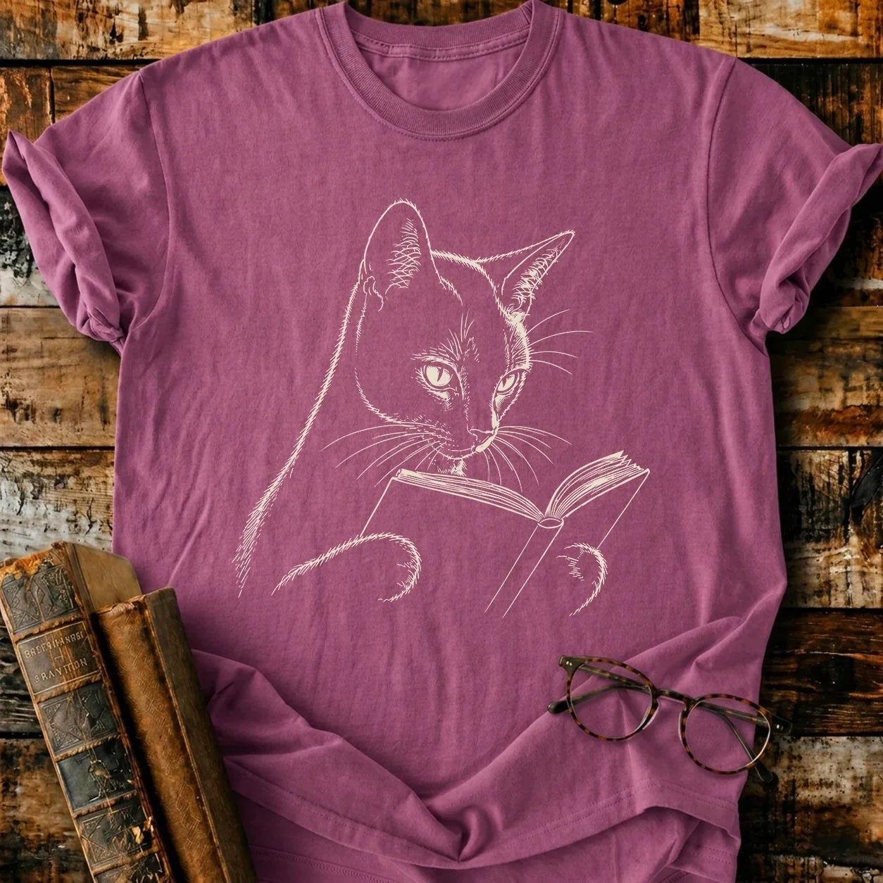 Siamese Cat Reading T-Shirt