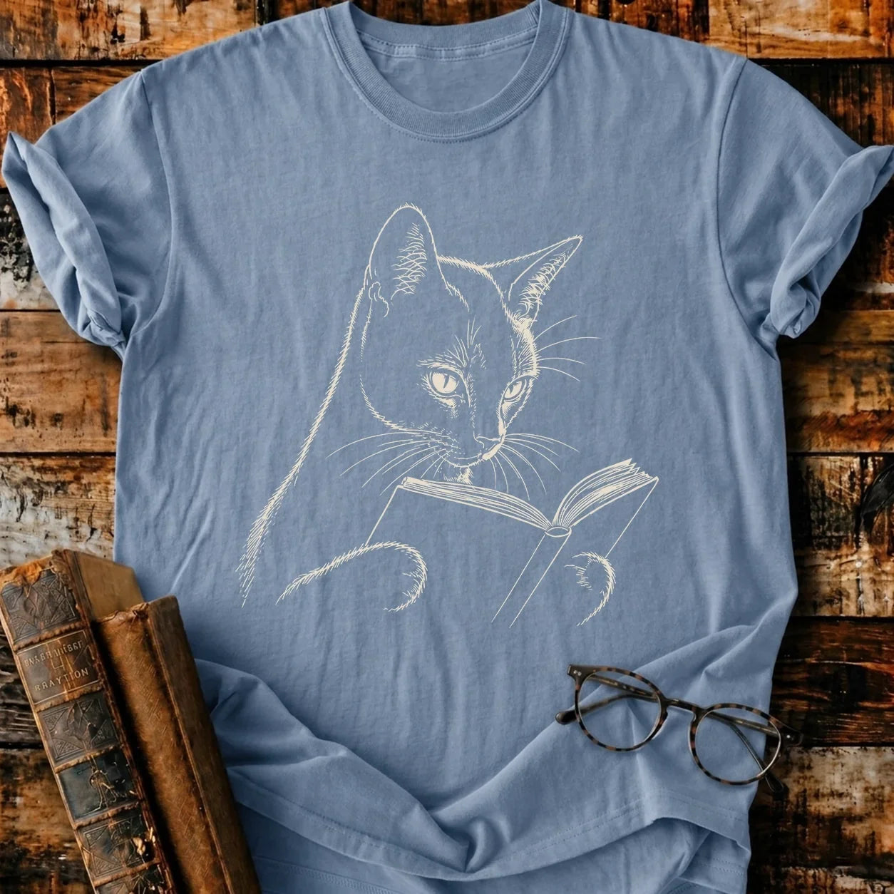 Siamese Cat Reading T-Shirt