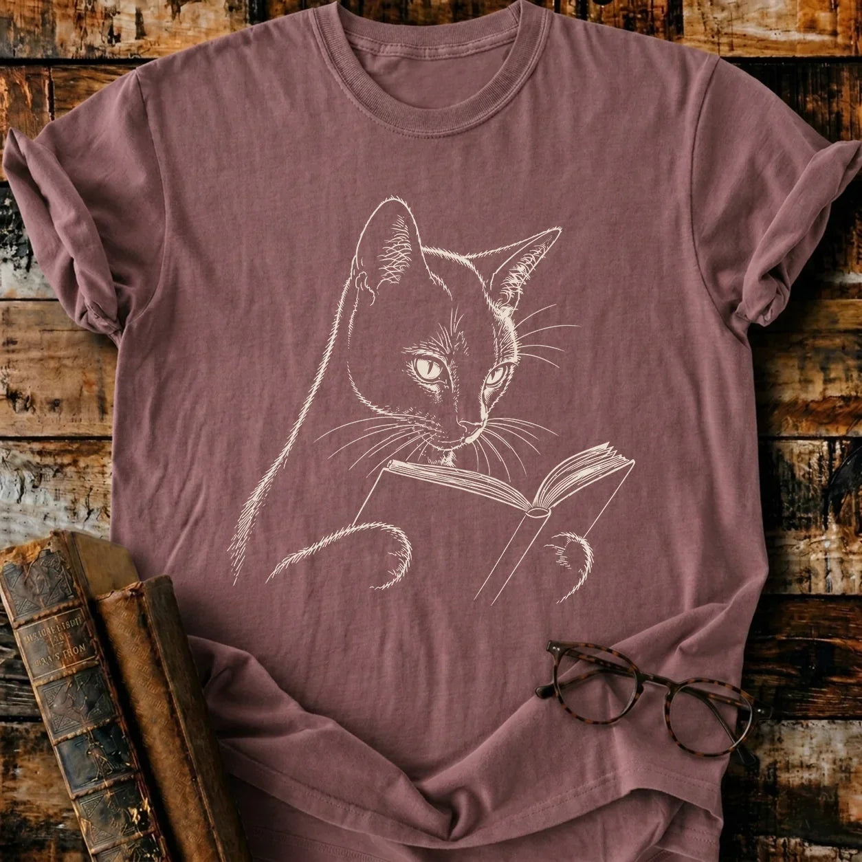 Siamese Cat Reading T-Shirt